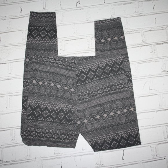 Arizona Jeans Co. Gray Patterned Leggings – Size L Stretch Comfort · - Picture 1 of 4
